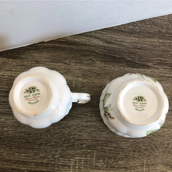 Vtg Royal Albert Trillium Sugar and Creamer - Picture 7 of 11